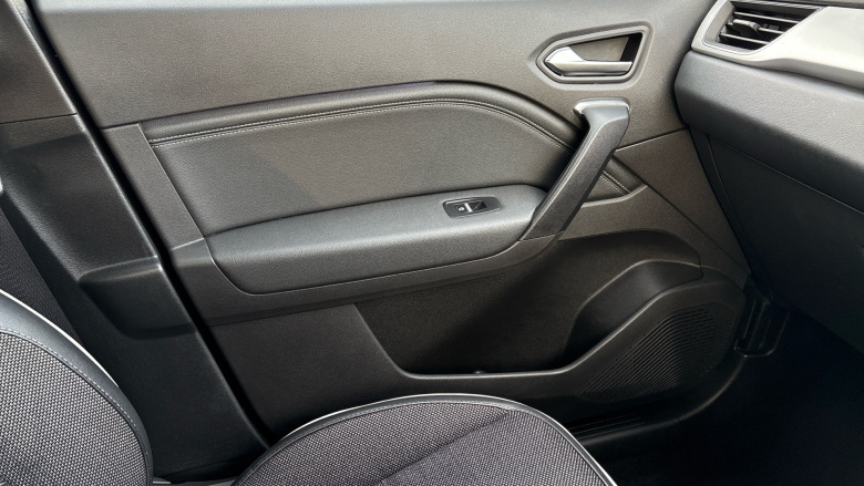 Renault Captur 1.0 TCE 90 Techno 5dr Petrol Hatchback